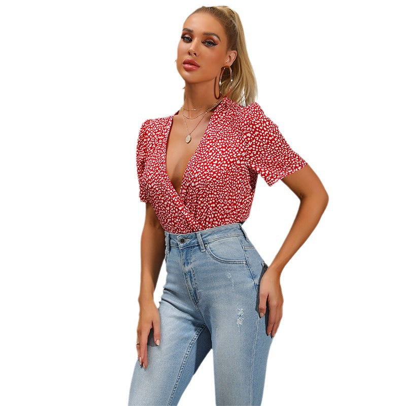 Leopard Print Bodysuit with V-Neck and Puff Sleeves