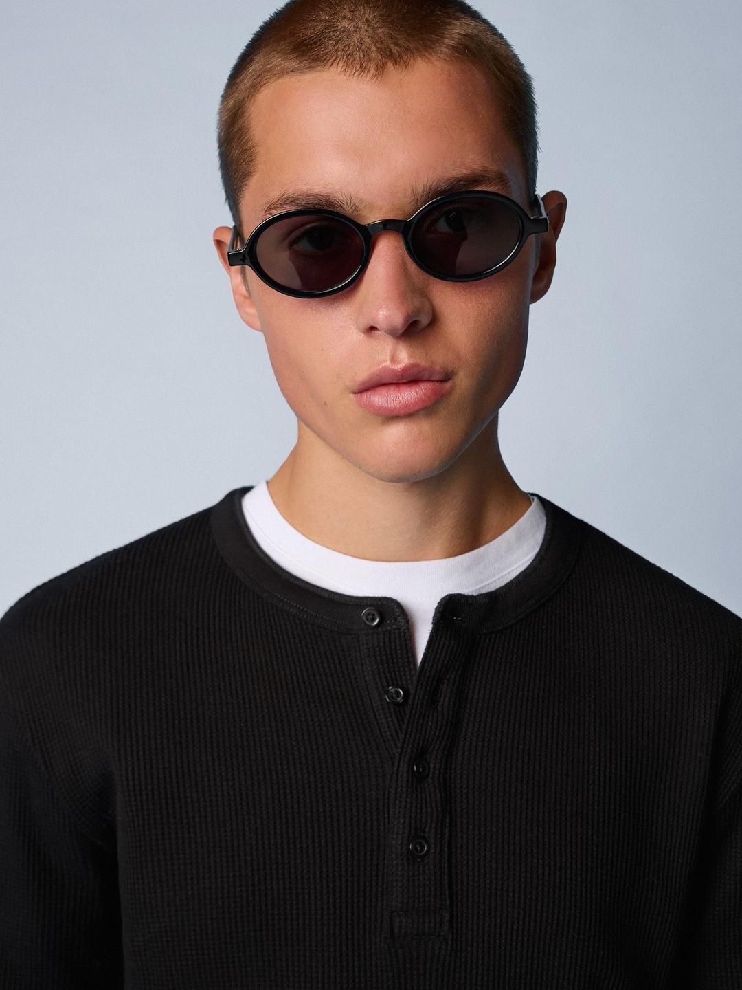 Long-sleeve slim-fit Henley collar T-shirt