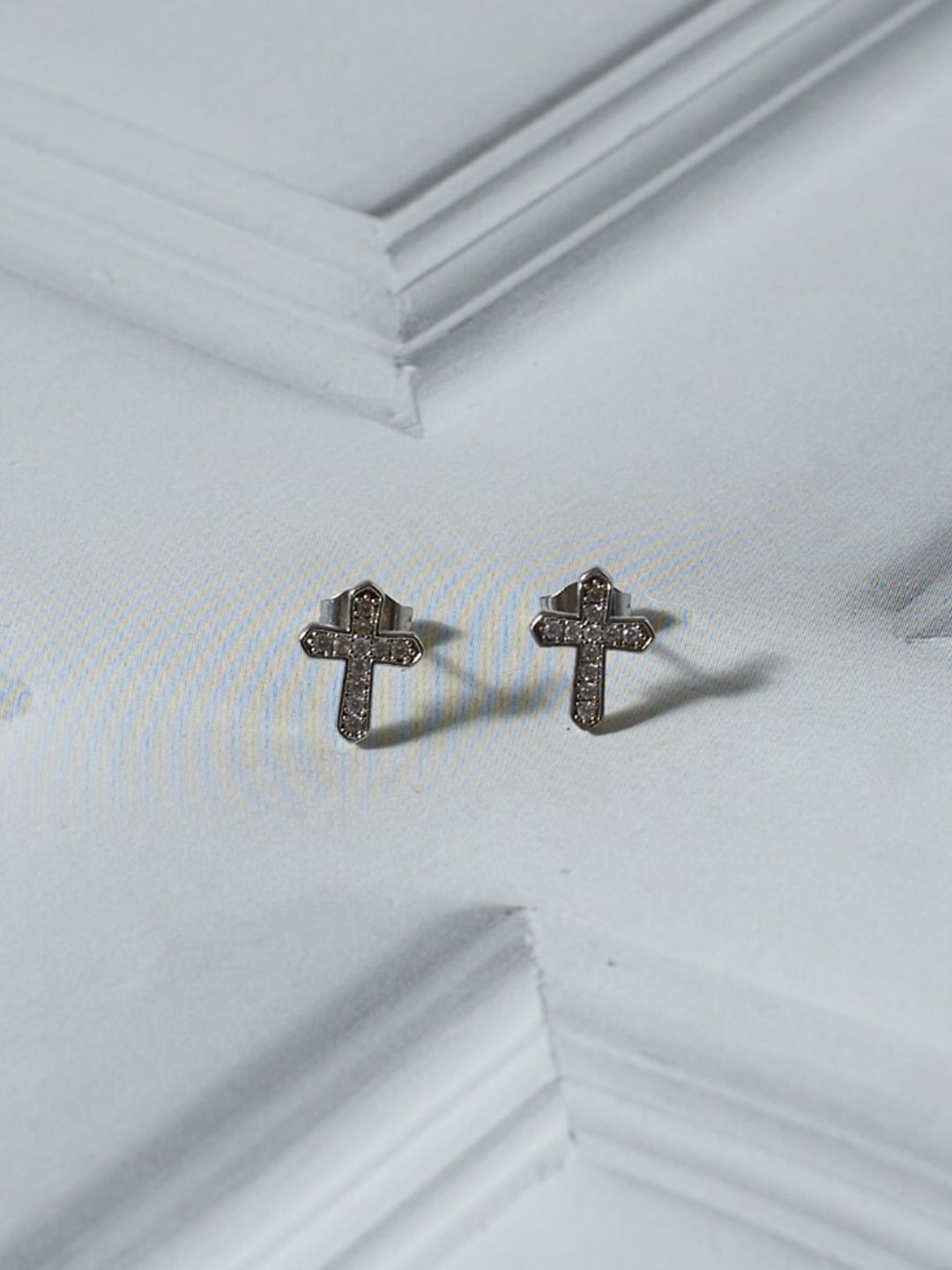 SALTY Stainless Steel Artificial Stones Studded Contemporary Studs Earrings