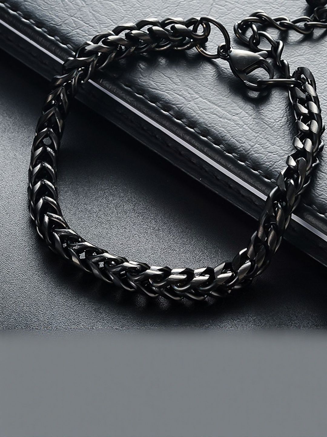 Men Handcrafted Copper-Plated Armlet Bracelet