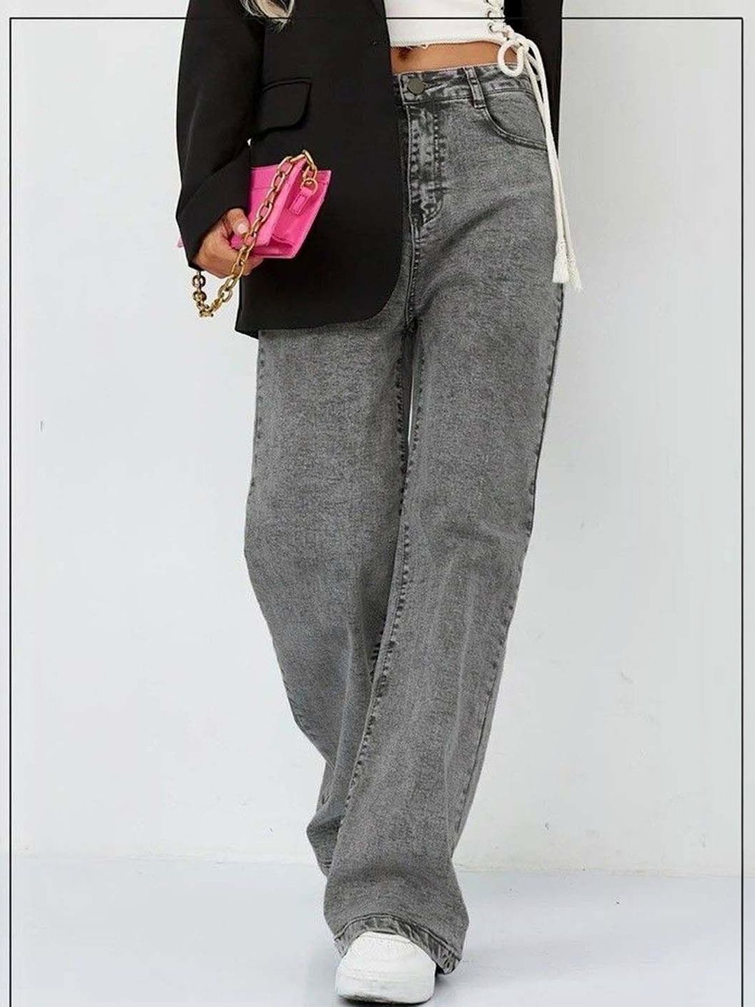 Women Relaxed Fit High-Rise Light Fade Jeans
