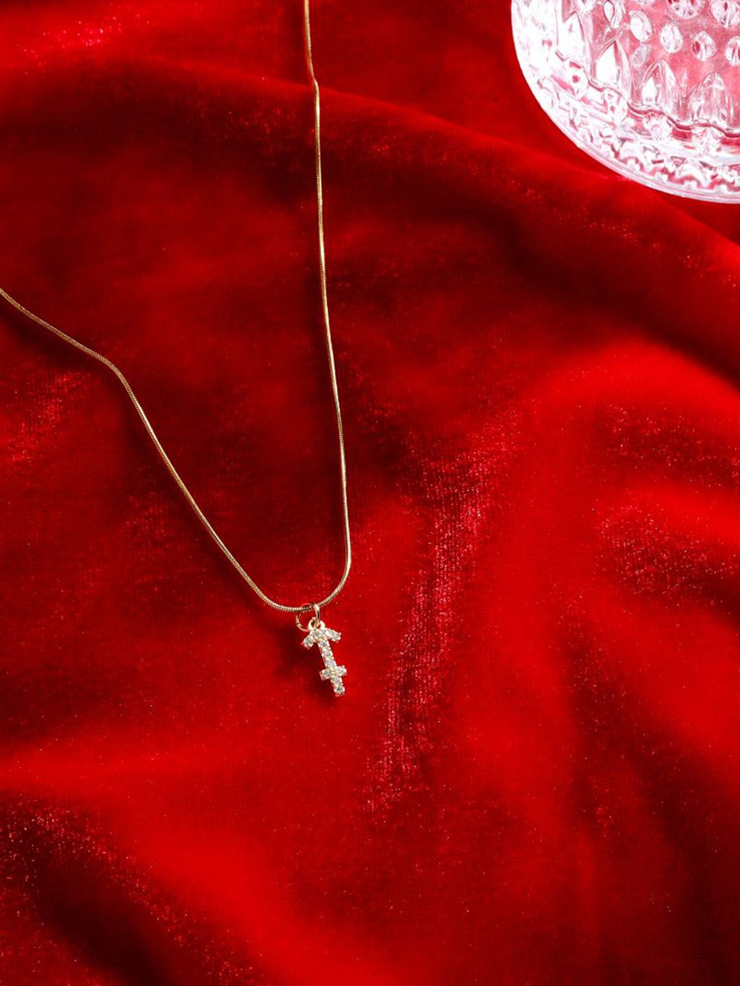 SALTY Set Of 2 Artificial Stones-Studded Cancer & Taurus Pendant With Chain