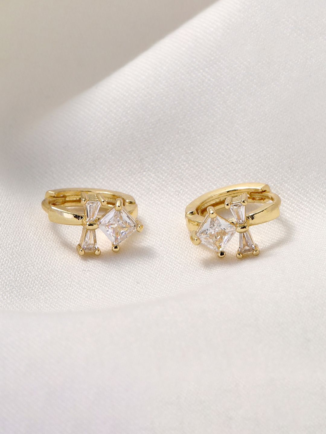 SALTY Gold-Plated Star Flower Contemporary Studs Earrings