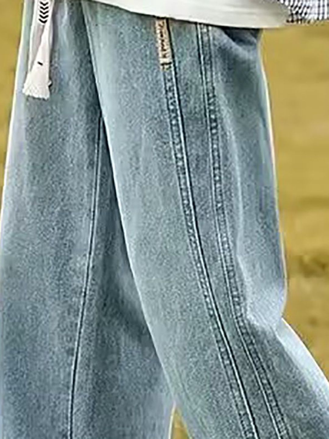 Men Light Fade Mid-Rise Jeans