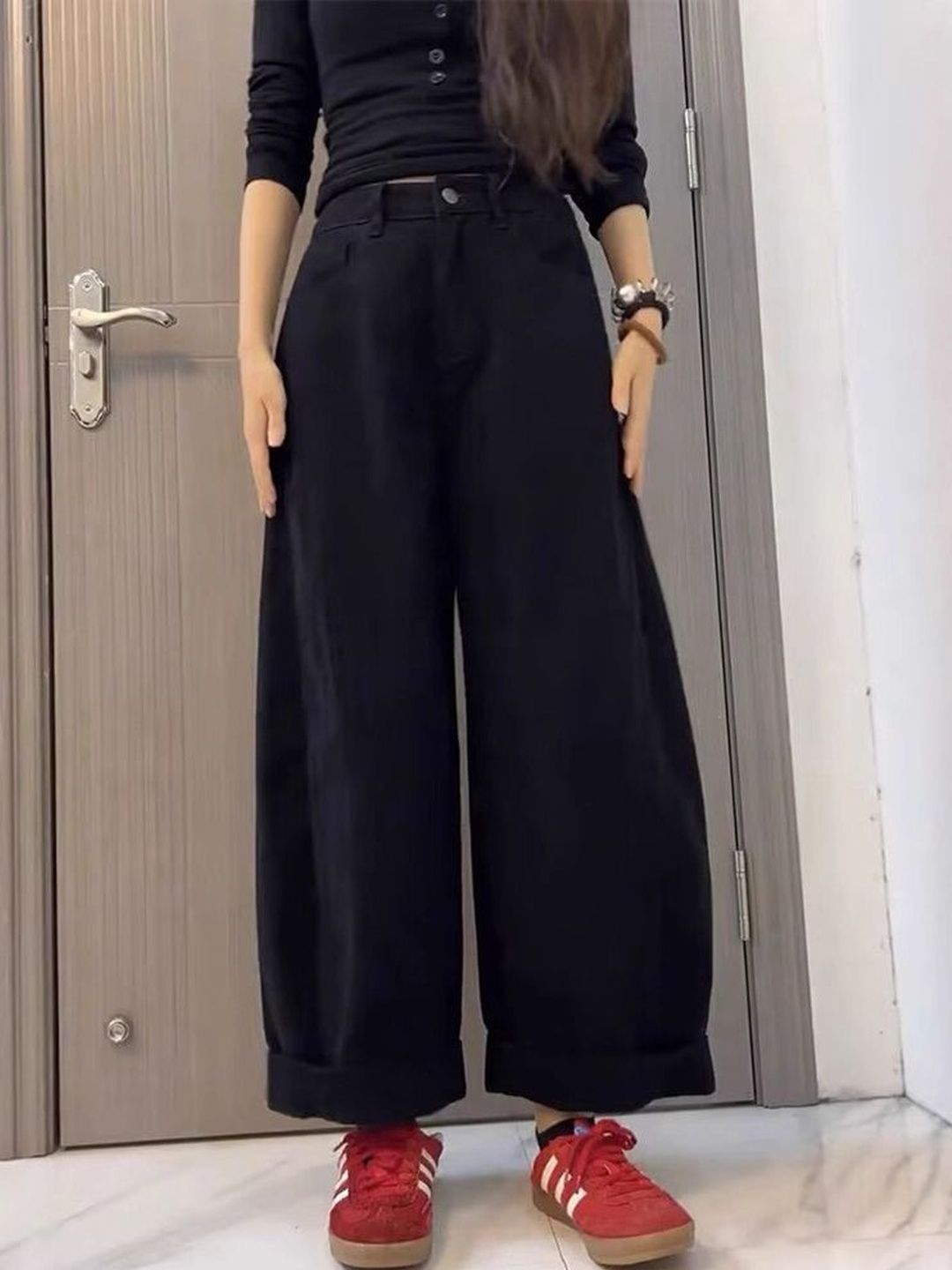 Women Straight Fit Mid-Rise Jeans