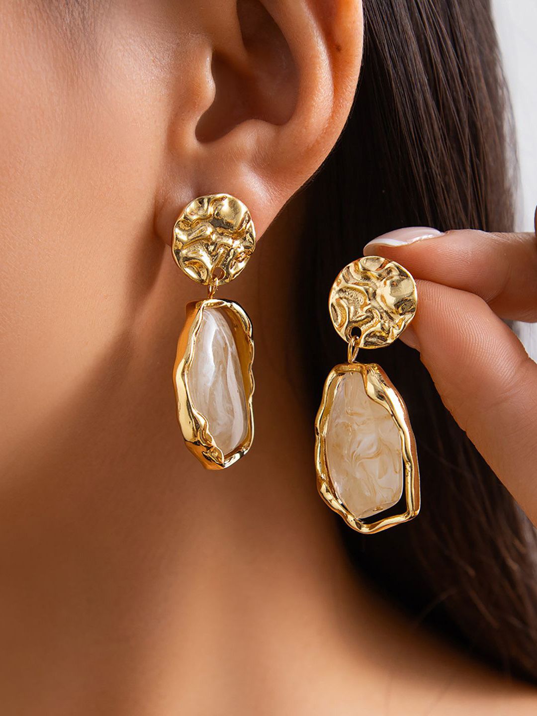 Gold-Plated Oval Shaped Pearls Chunky Drop Earrings