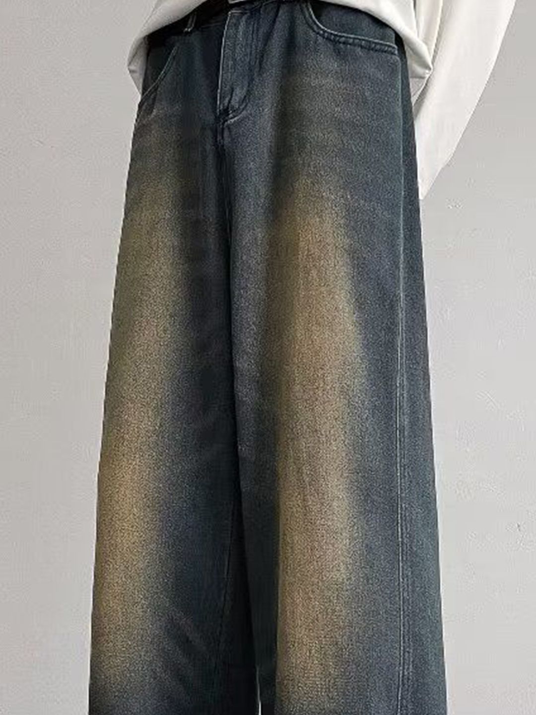 Men Mid-Rise Heavy Fade Wide Leg Jeans
