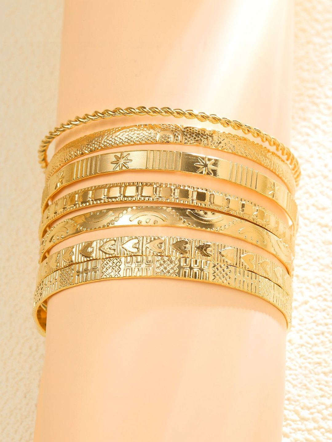 Women 7 Gold-Plated Bangle-Style Bracelet