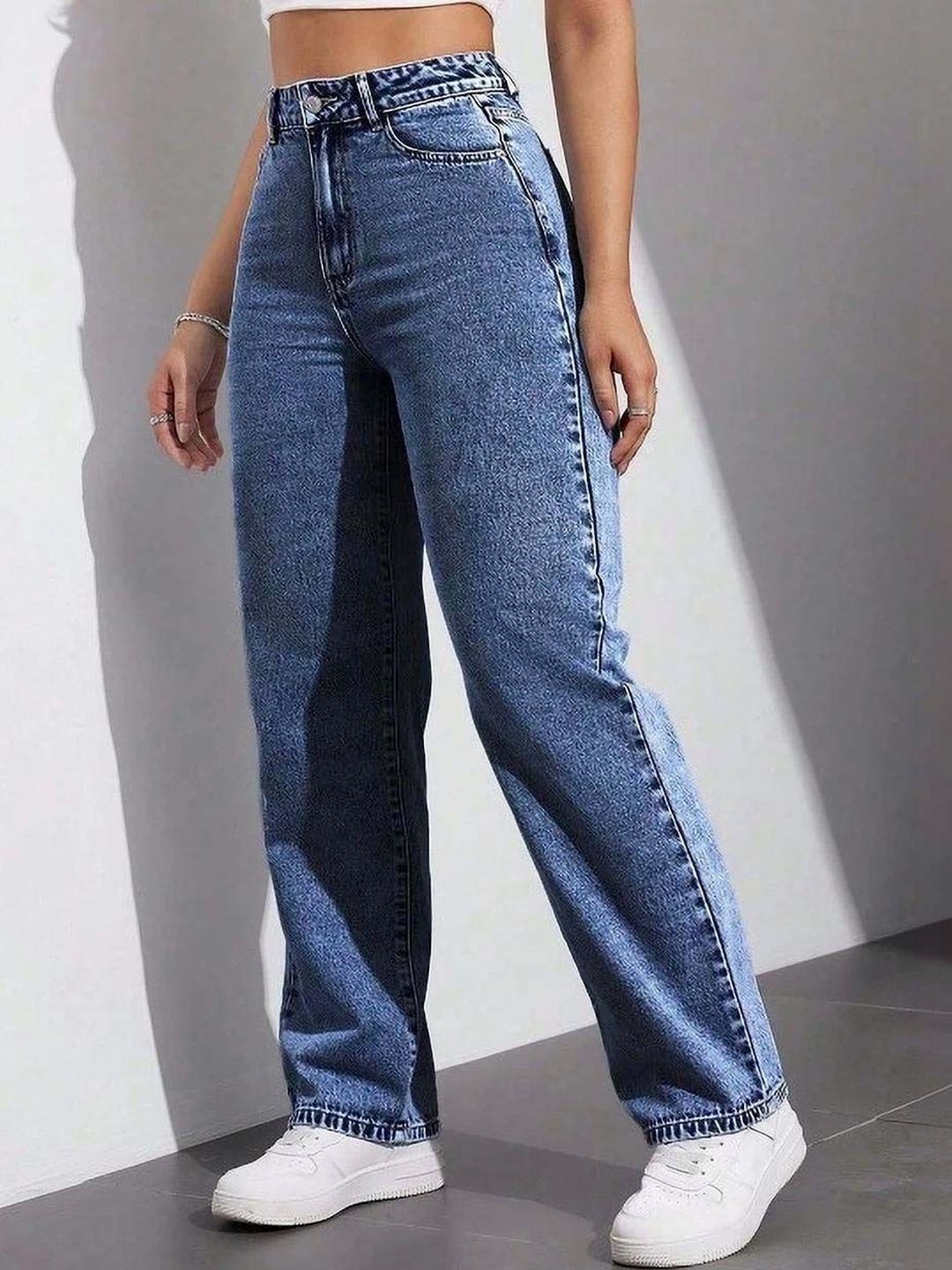 Women Classic Straight Fit High-Rise Light Fade Stretchable Jeans
