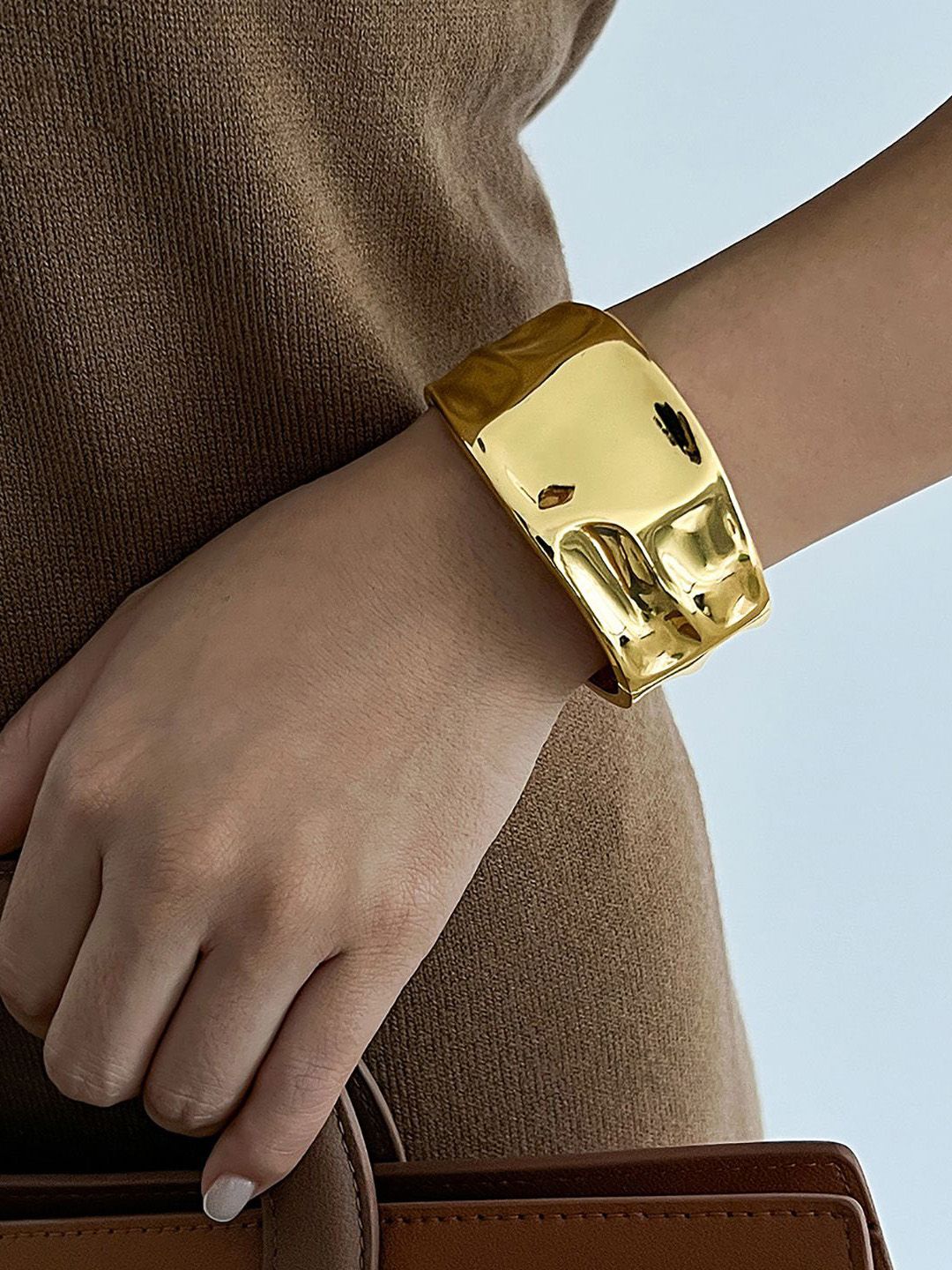 Women Handcrafted Gold-Plated Kada Bracelet