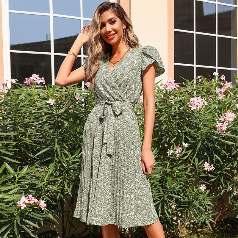 Printed Pleated Midi Dress with V-Neck and Tie Waist