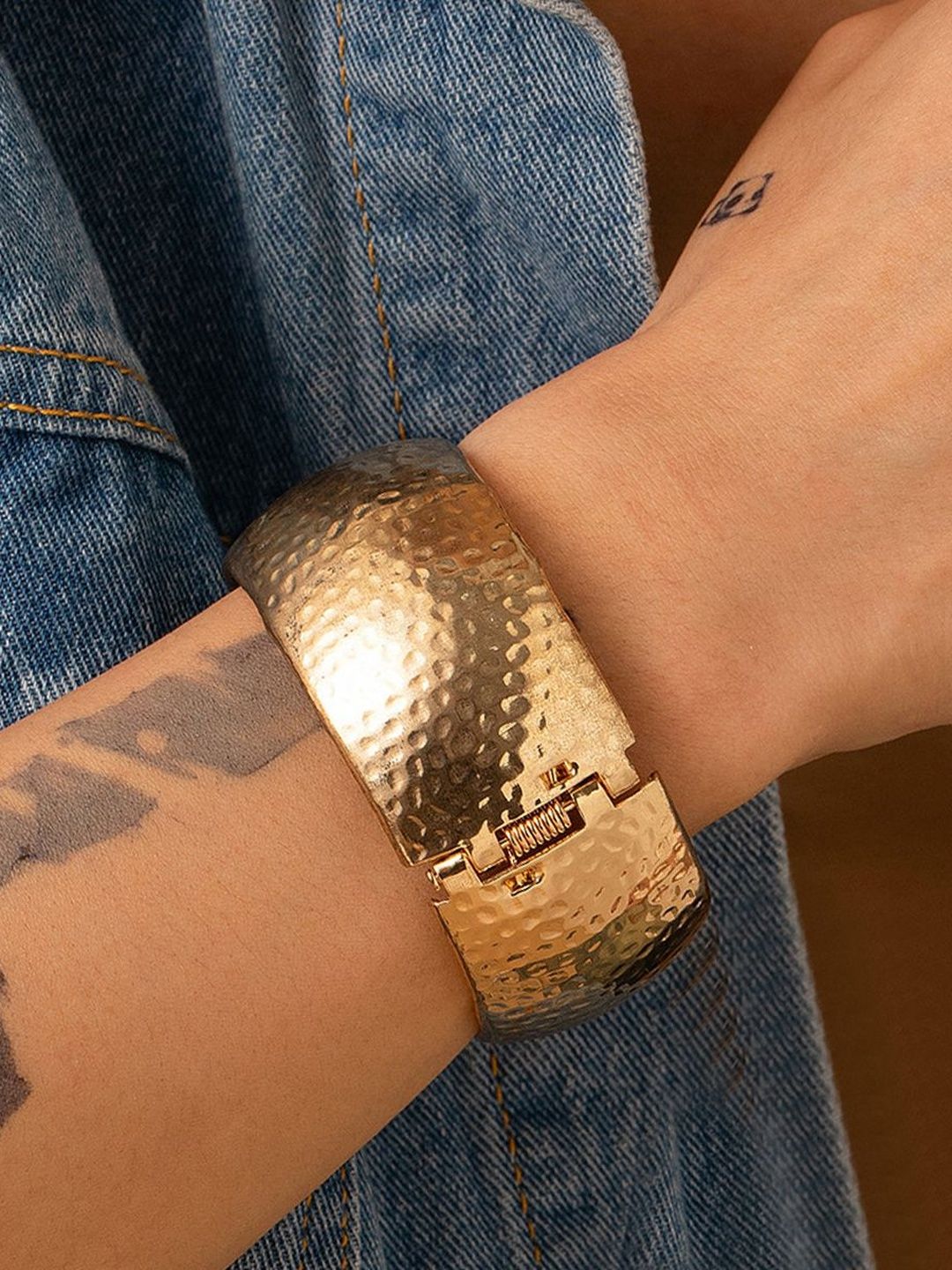 Men Gold-Plated Cuff Bracelet