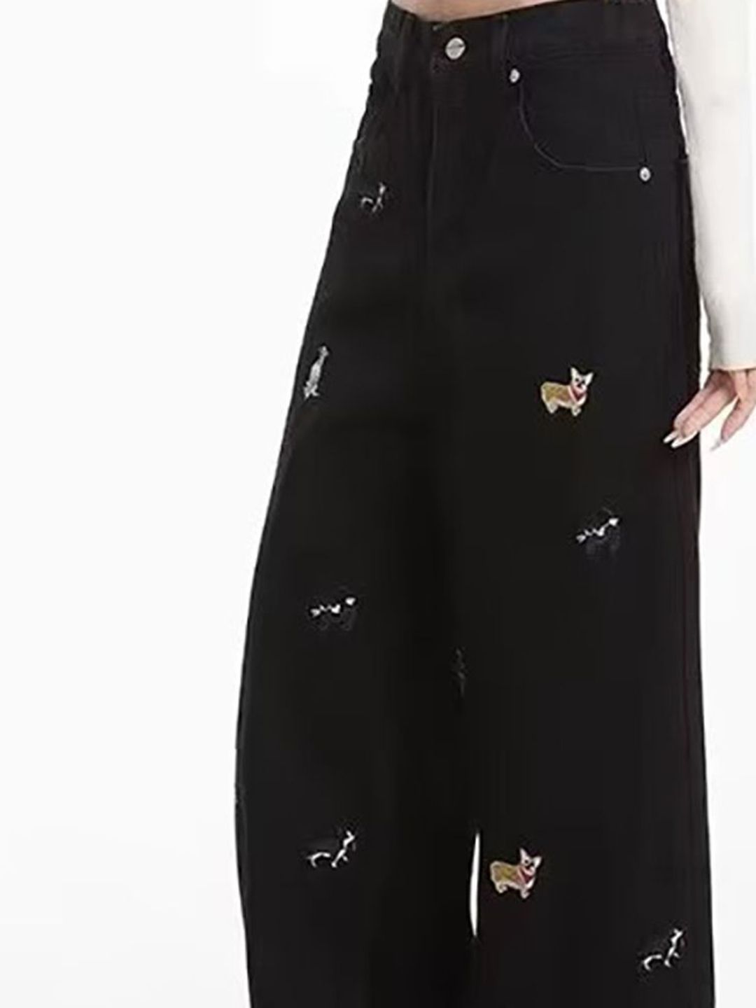 Women Relaxed Fit Light Fade Applique Stretchable Jeans