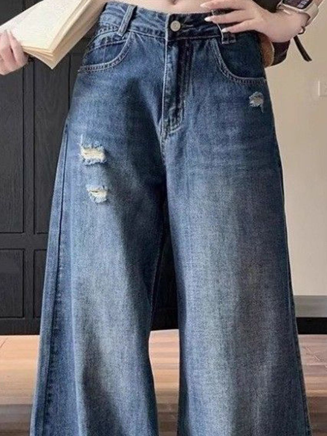 Women Mid-Rise Heavy Fade Retro Denims Regular Fit Jeans