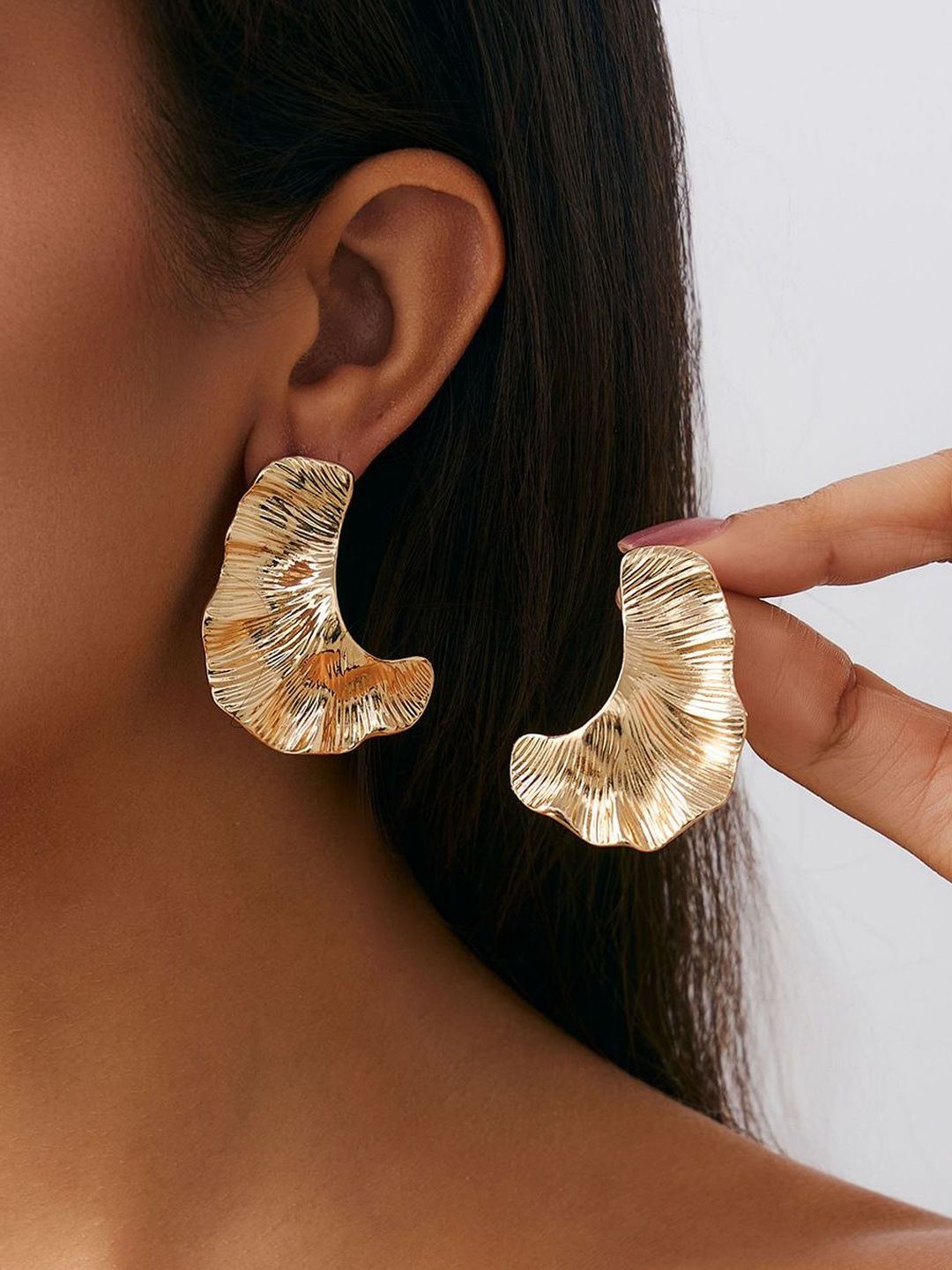 Women Leaf Shaped Studs Earrings