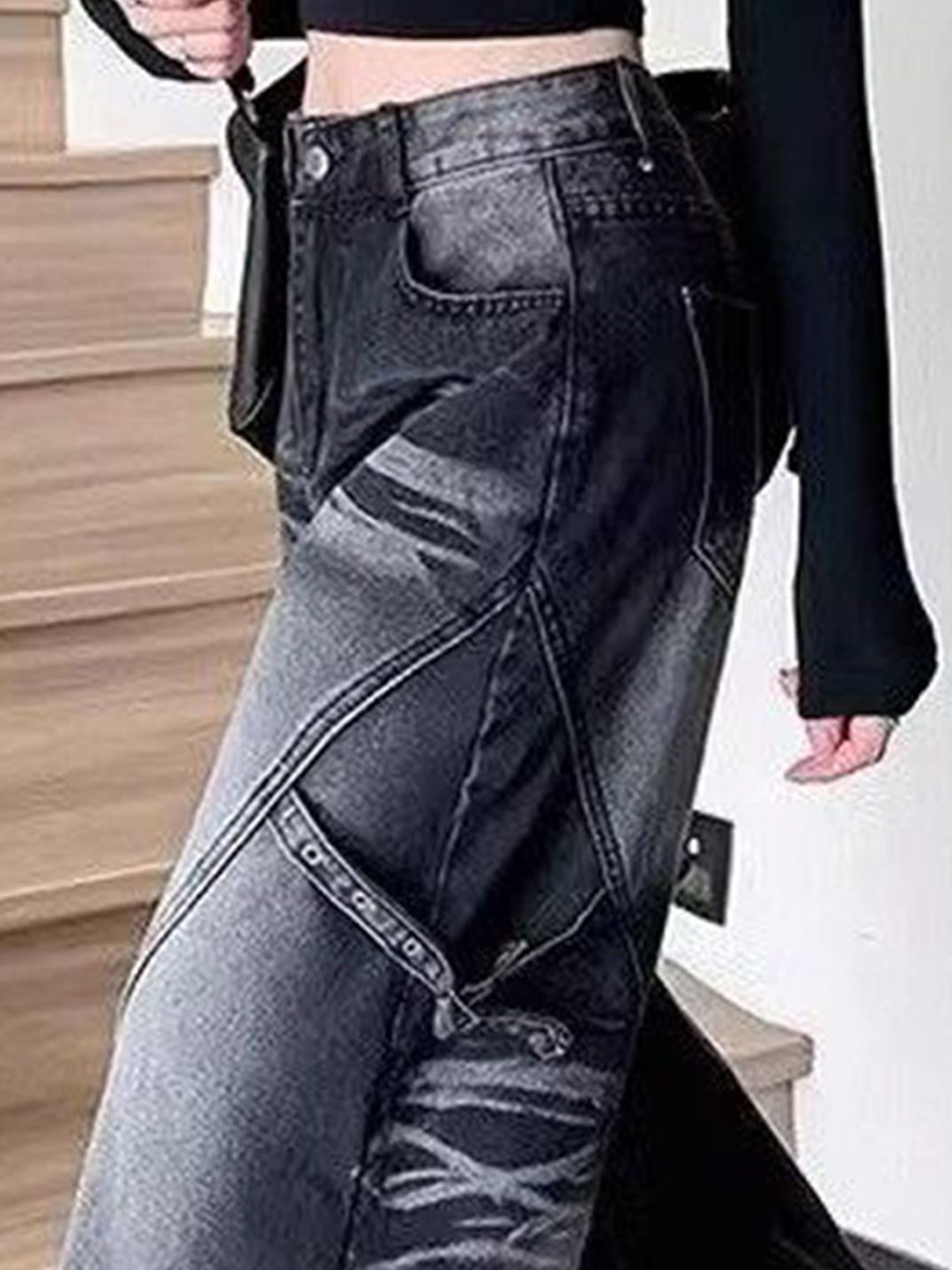 Women Baggy Fit Mid-Rise Light Fade Jeans
