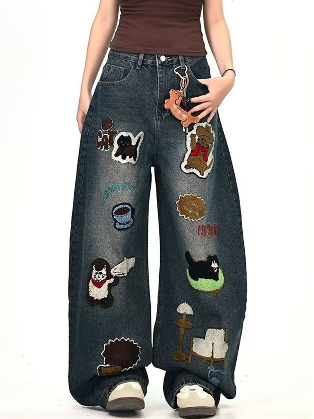 Men Wide Leg Mid-Rise Dark Applique Jeans