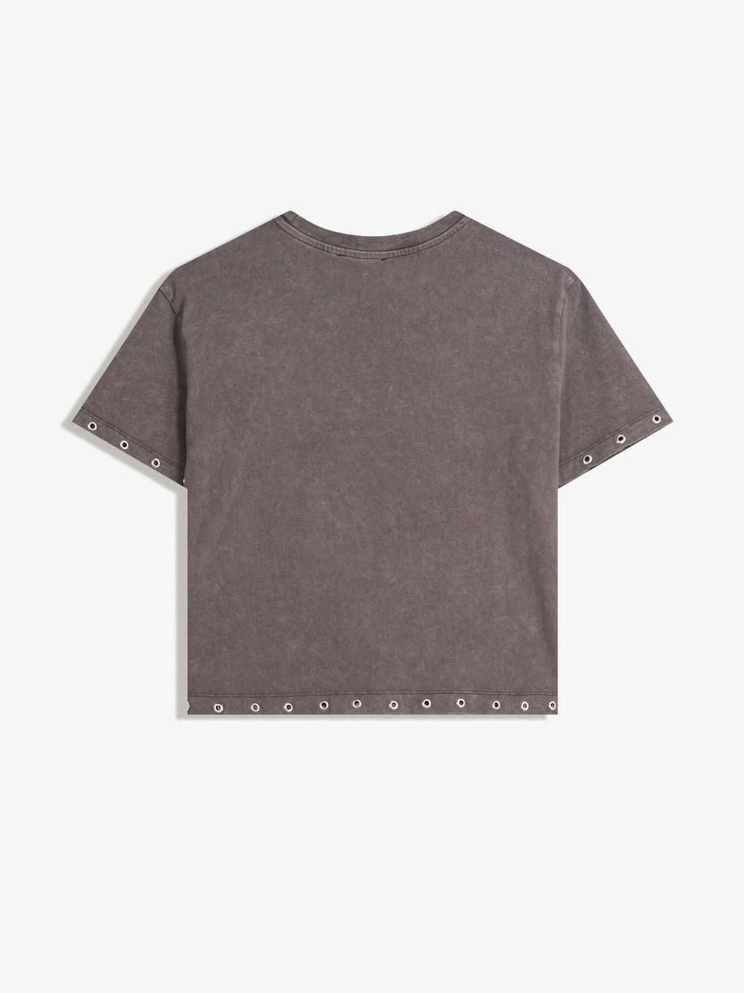 Short sleeve T-shirt with eyelets