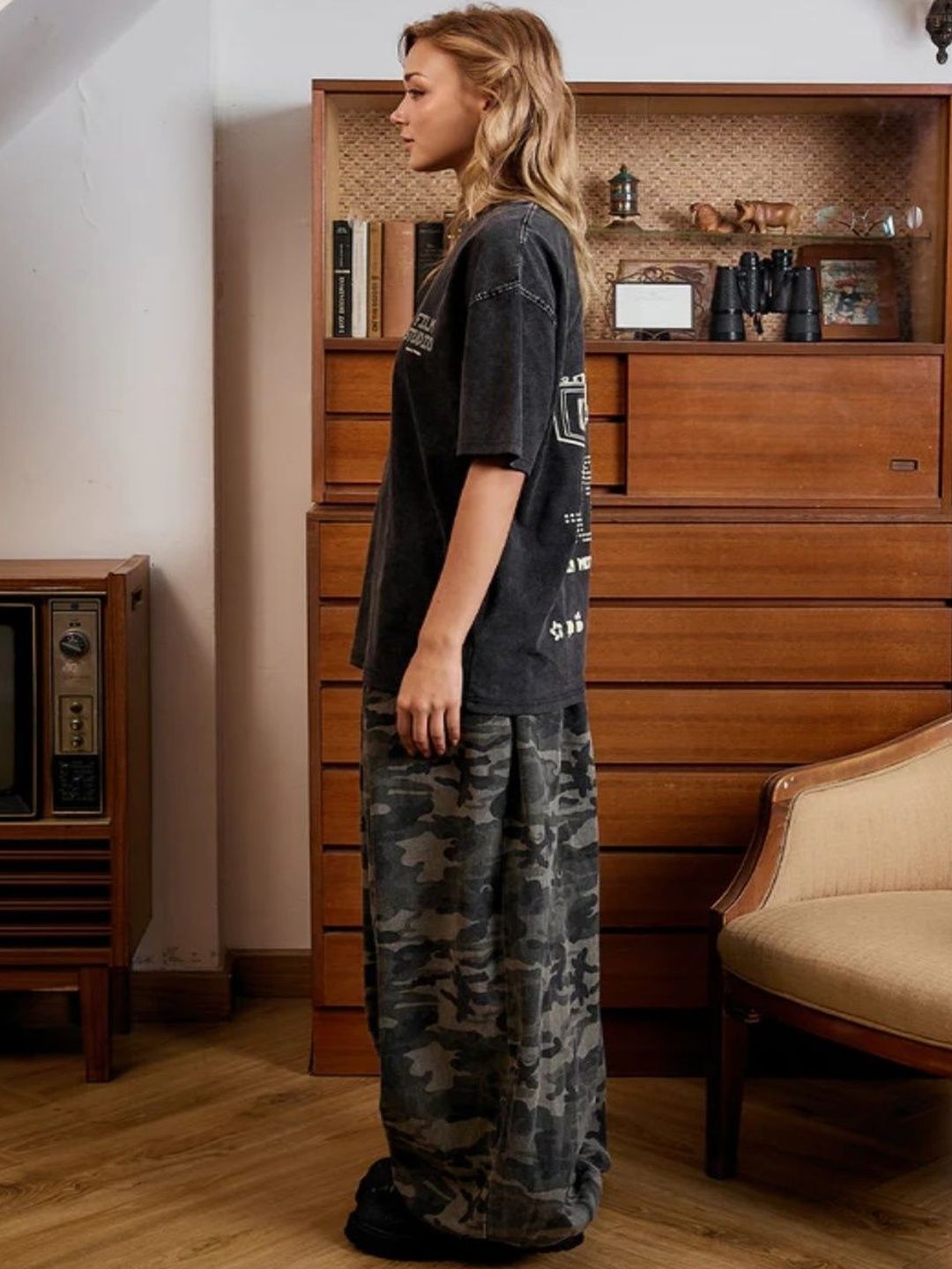 Iconic Media Oversized Graphic T-shirt