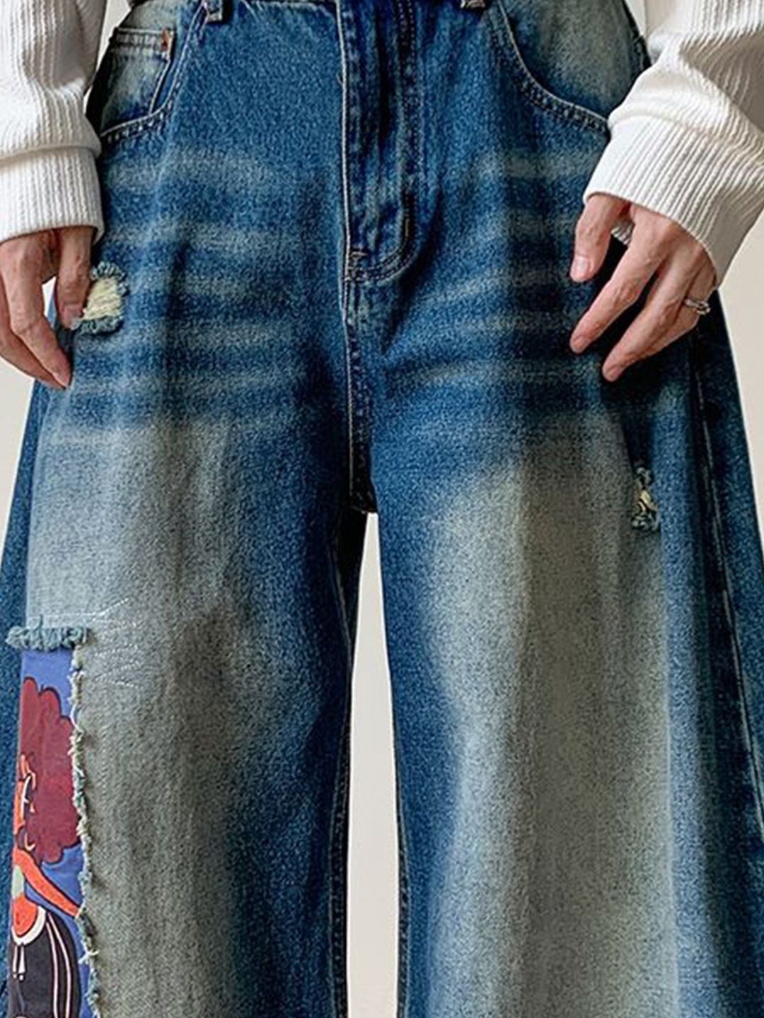 Men Wide Leg Mid-Rise Low Distress Light Fade Jeans