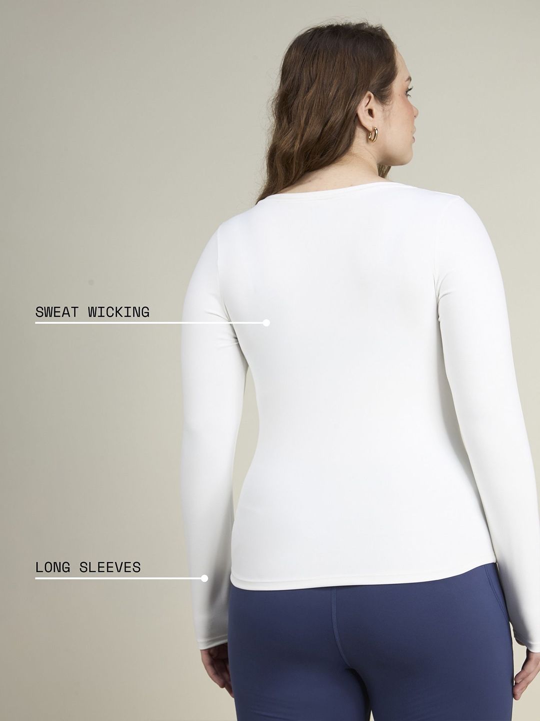 Women Solid White Long Sleeve Sculpt Scoop Top