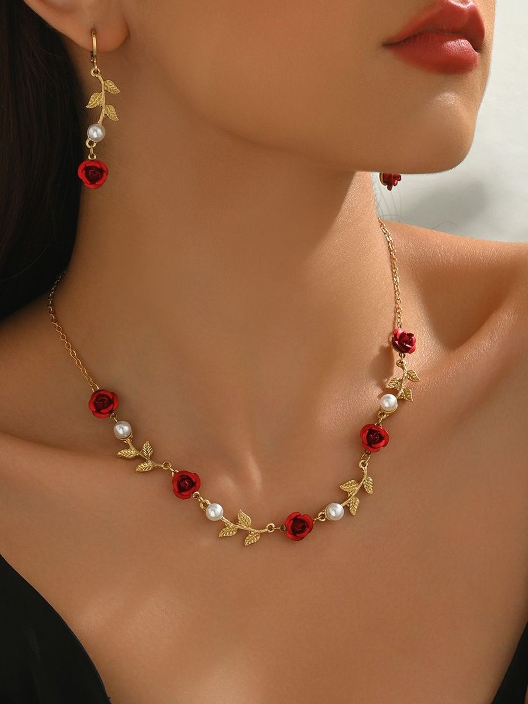 Gold-Plated Stone Studded and Beaded Jewellery Set