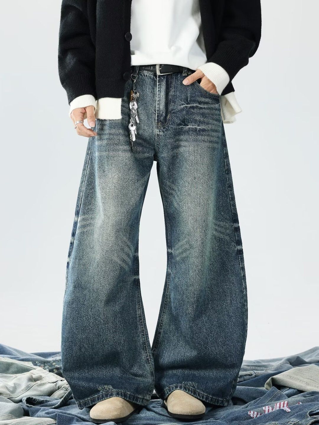 Men Wide Leg Mid-Rise Light Fade Jeans