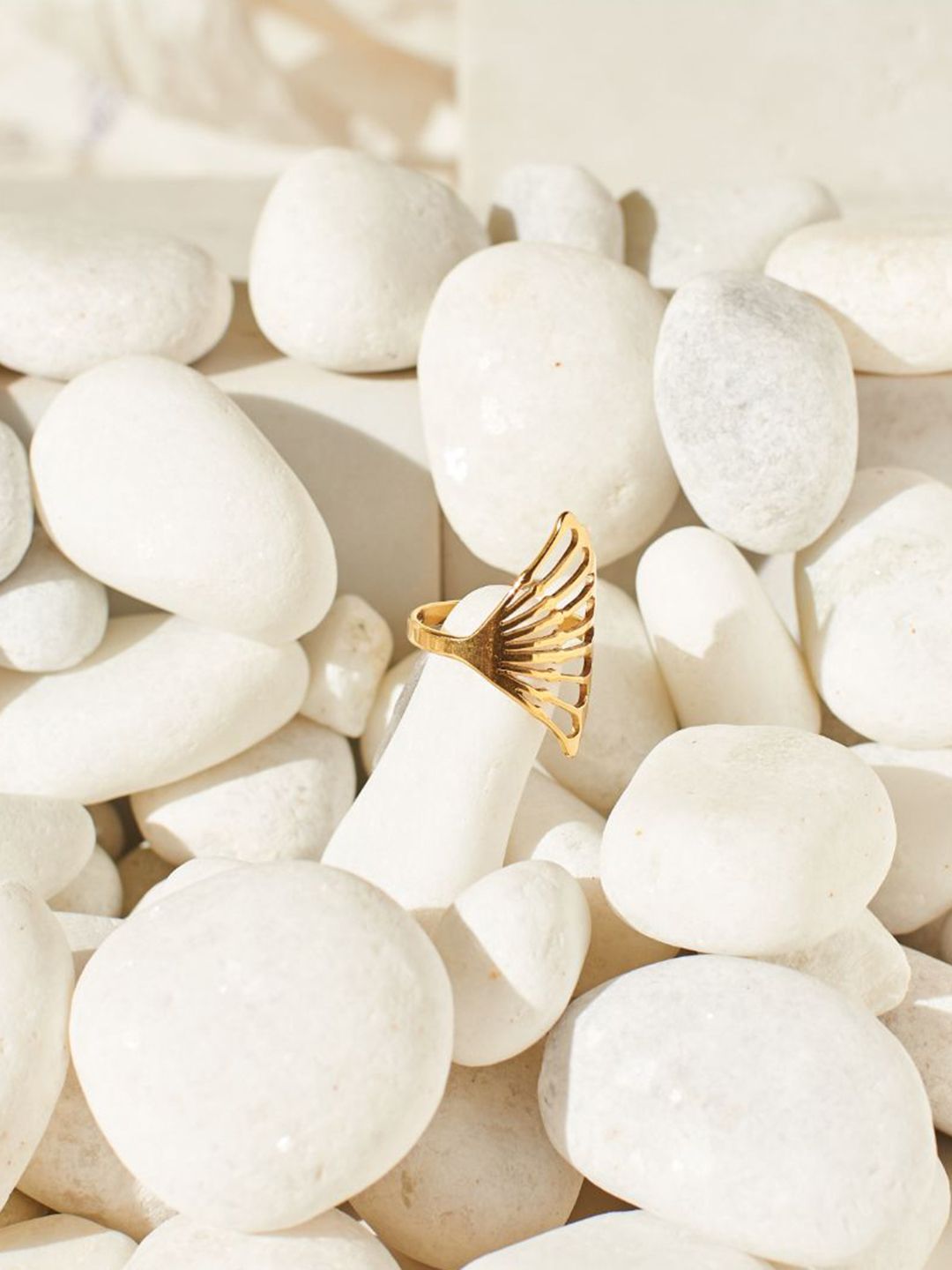 SALTY Textured Round Finger Ring
