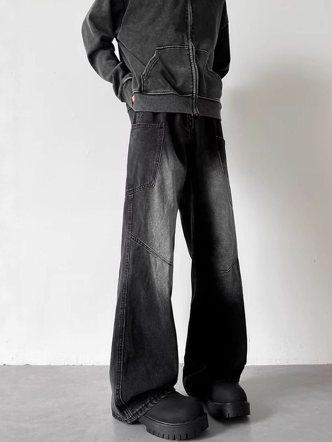 Men Wide Leg Mid-Rise Dark Jeans