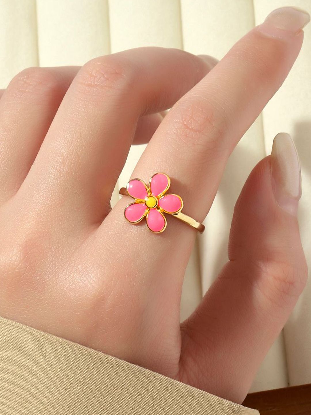 SALTY Floral Bud Finger Ring