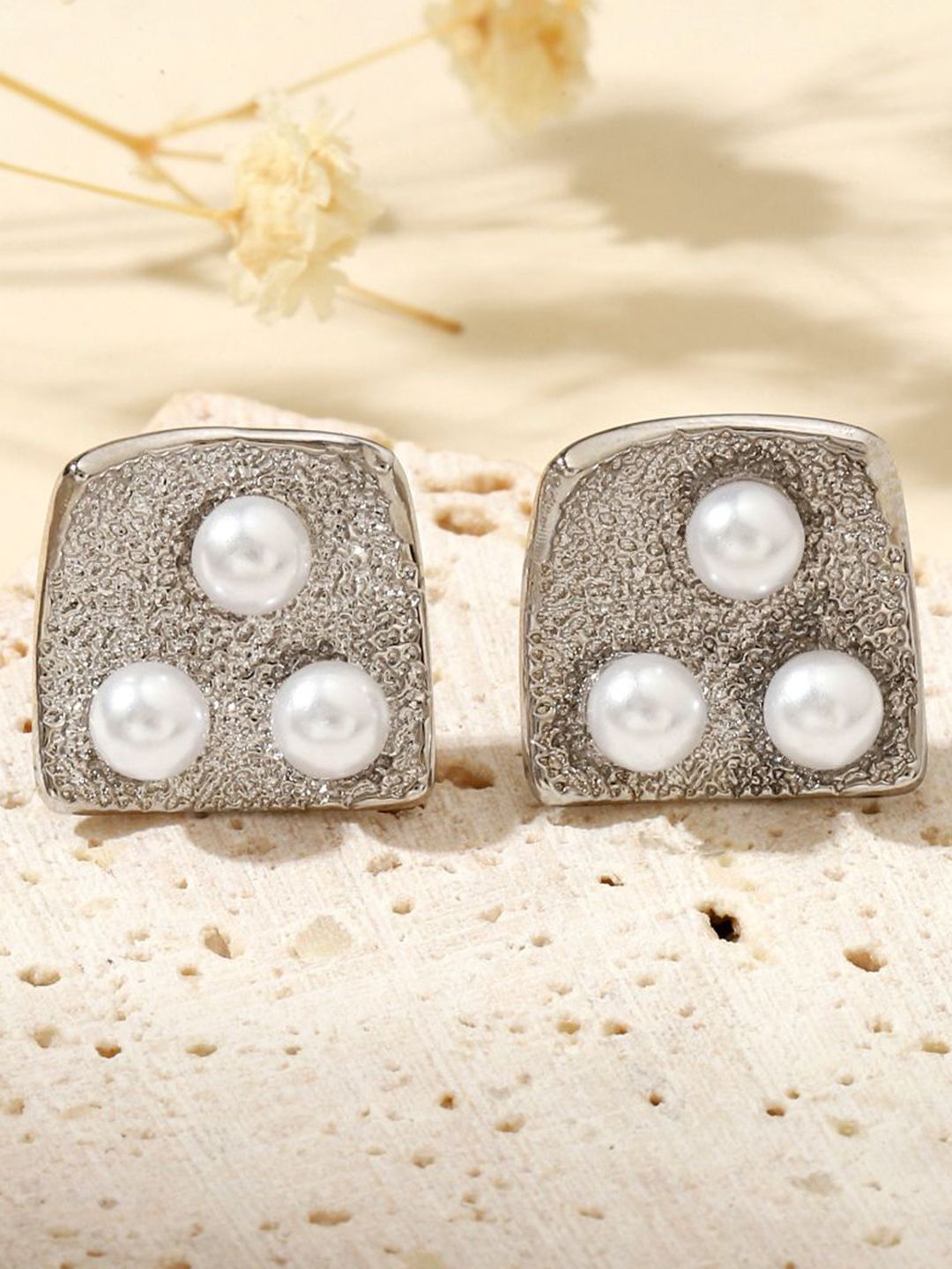 SALTY Women Contemporary Hoop Earrings