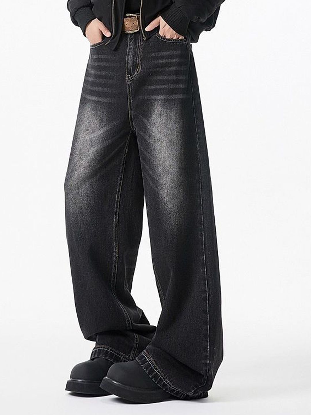 Men Wide Leg Mid-Rise Light Fade Jeans