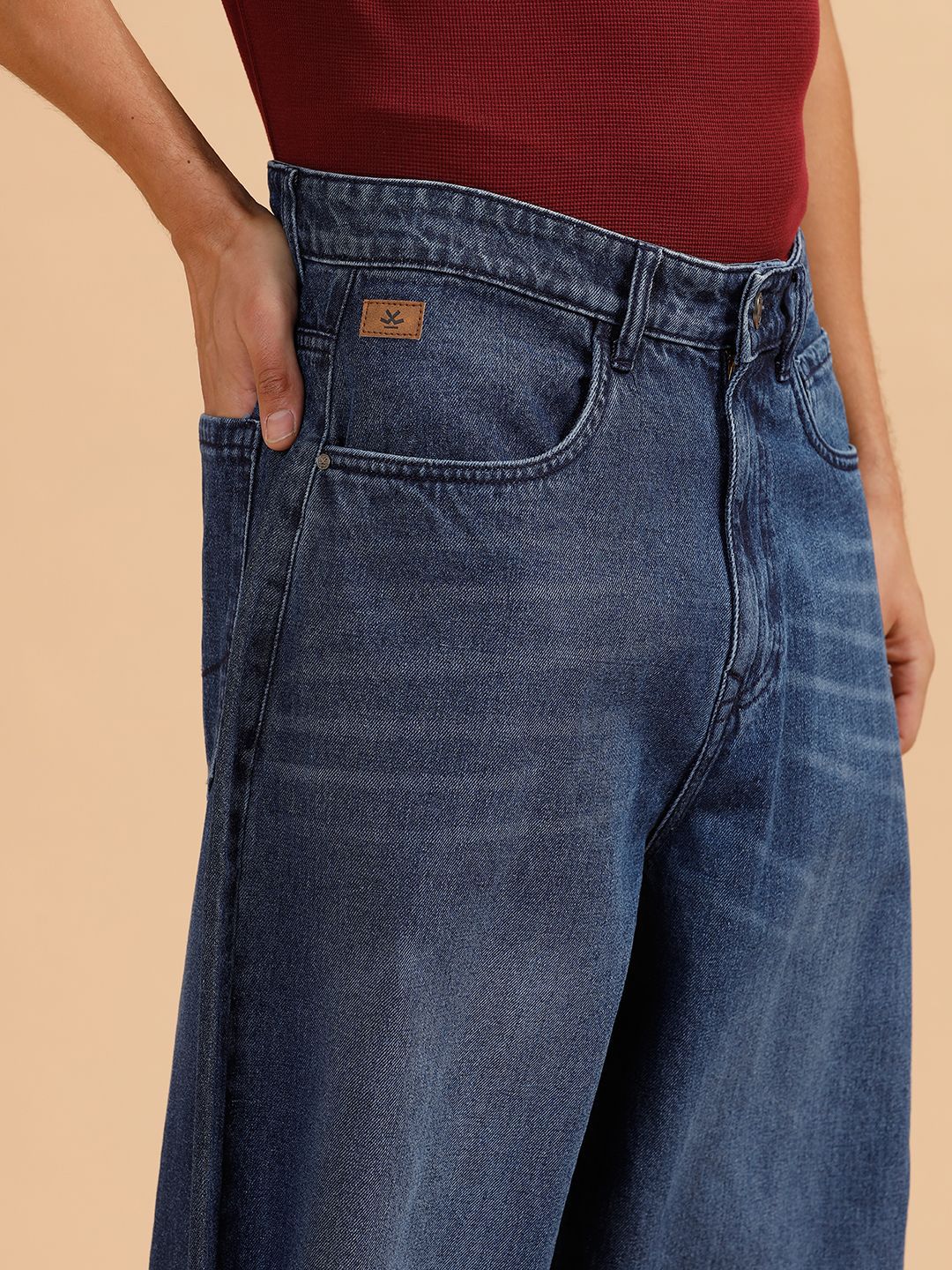 Men Cotton Comfort Mid-Rise Low Distress Light Fade Jeans