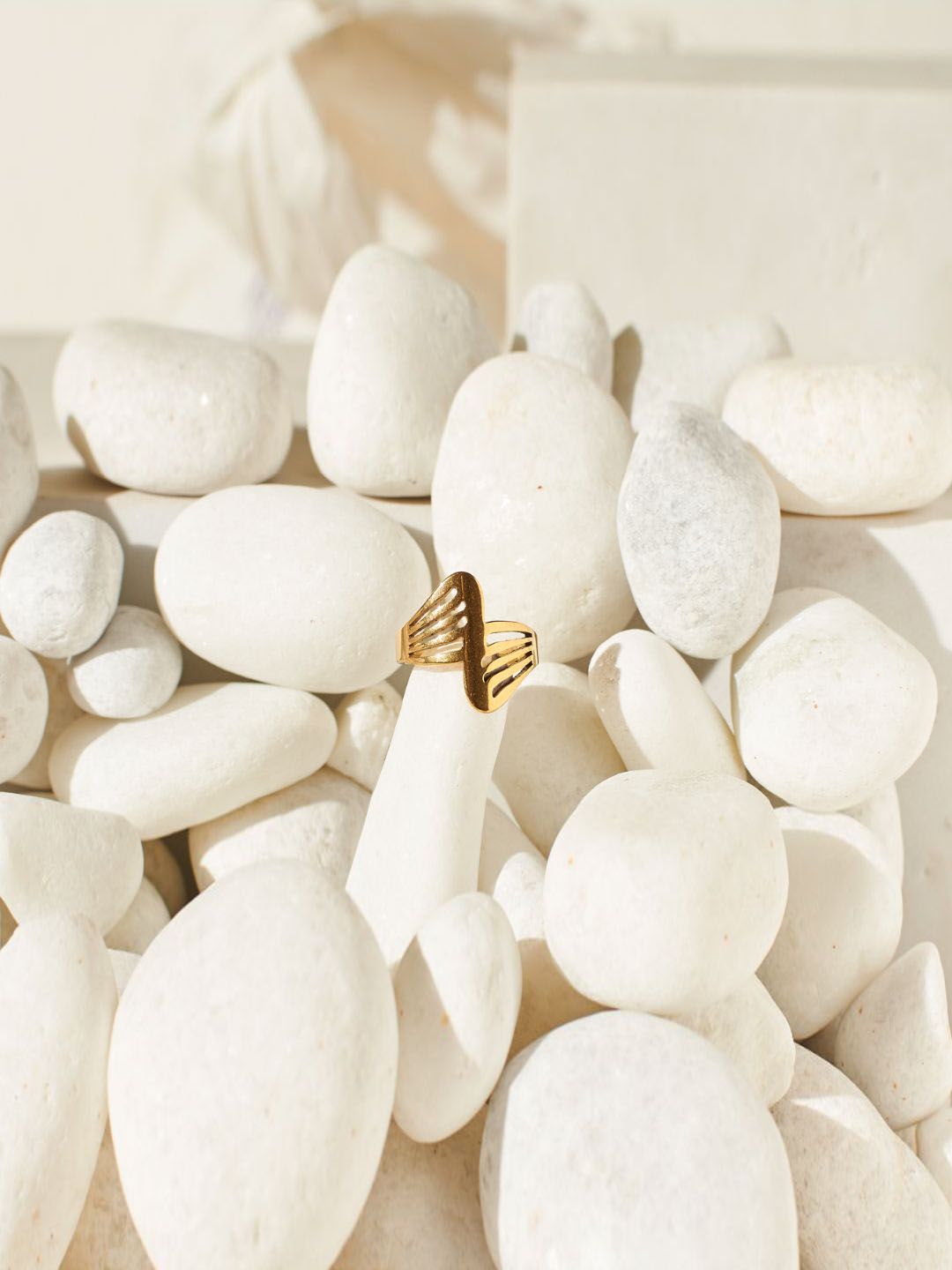 SALTY Textured Round Finger Ring