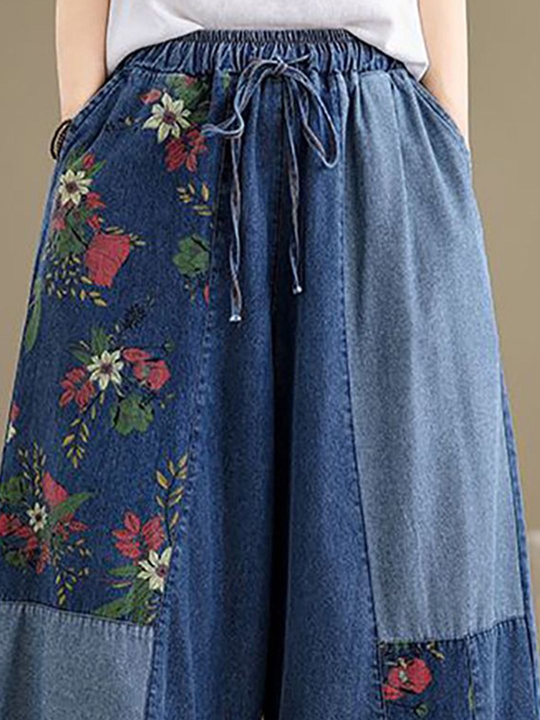 Women Mid-Rise Flared Jeans