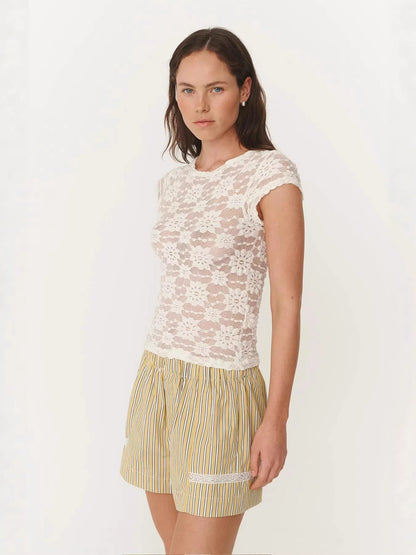 Fitted Floral Lace Top with Crew Neck and Short Sleeves