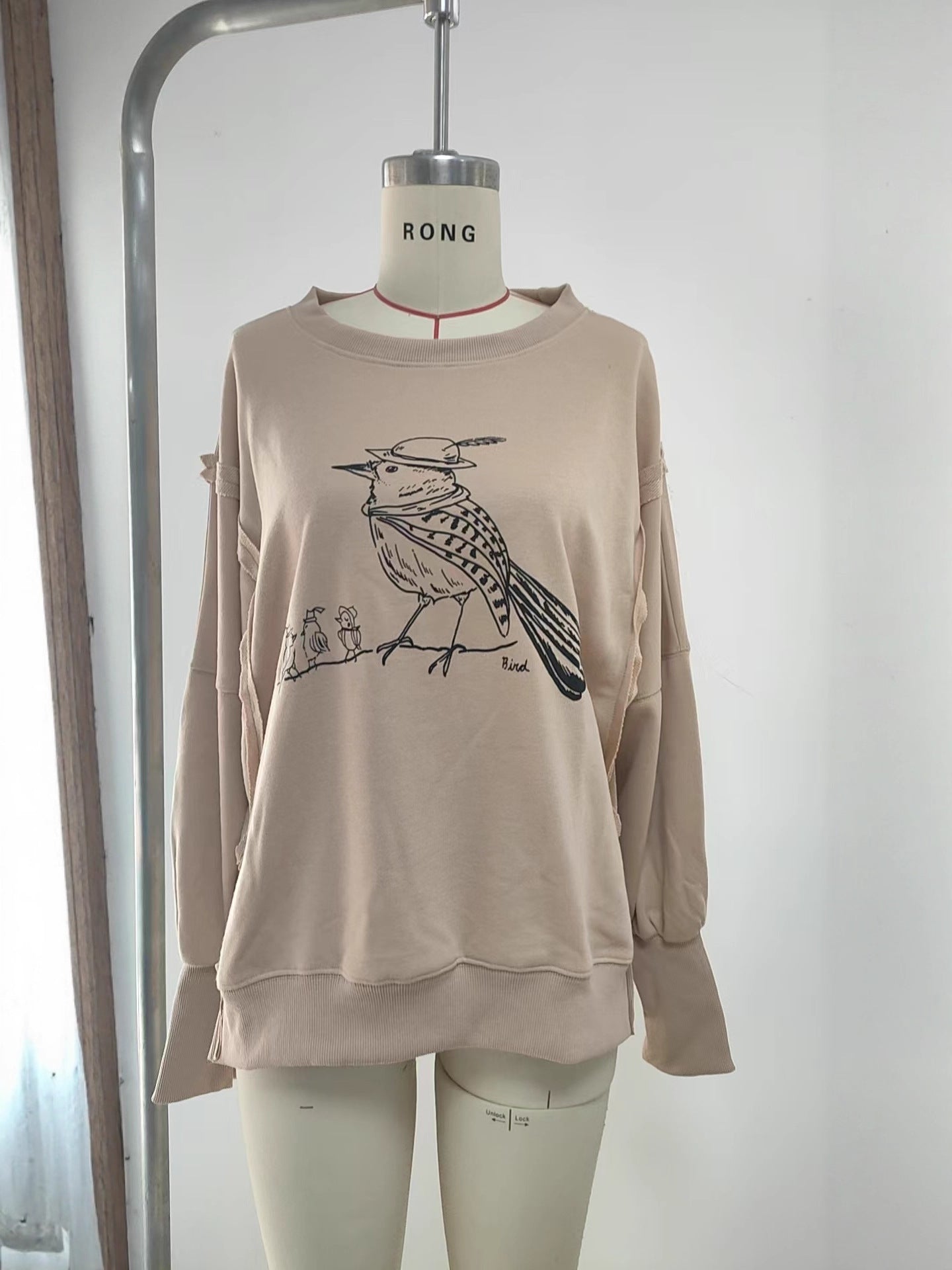 Loose Fit Graphic Pullover Sweatshirt with Balloon Sleeves