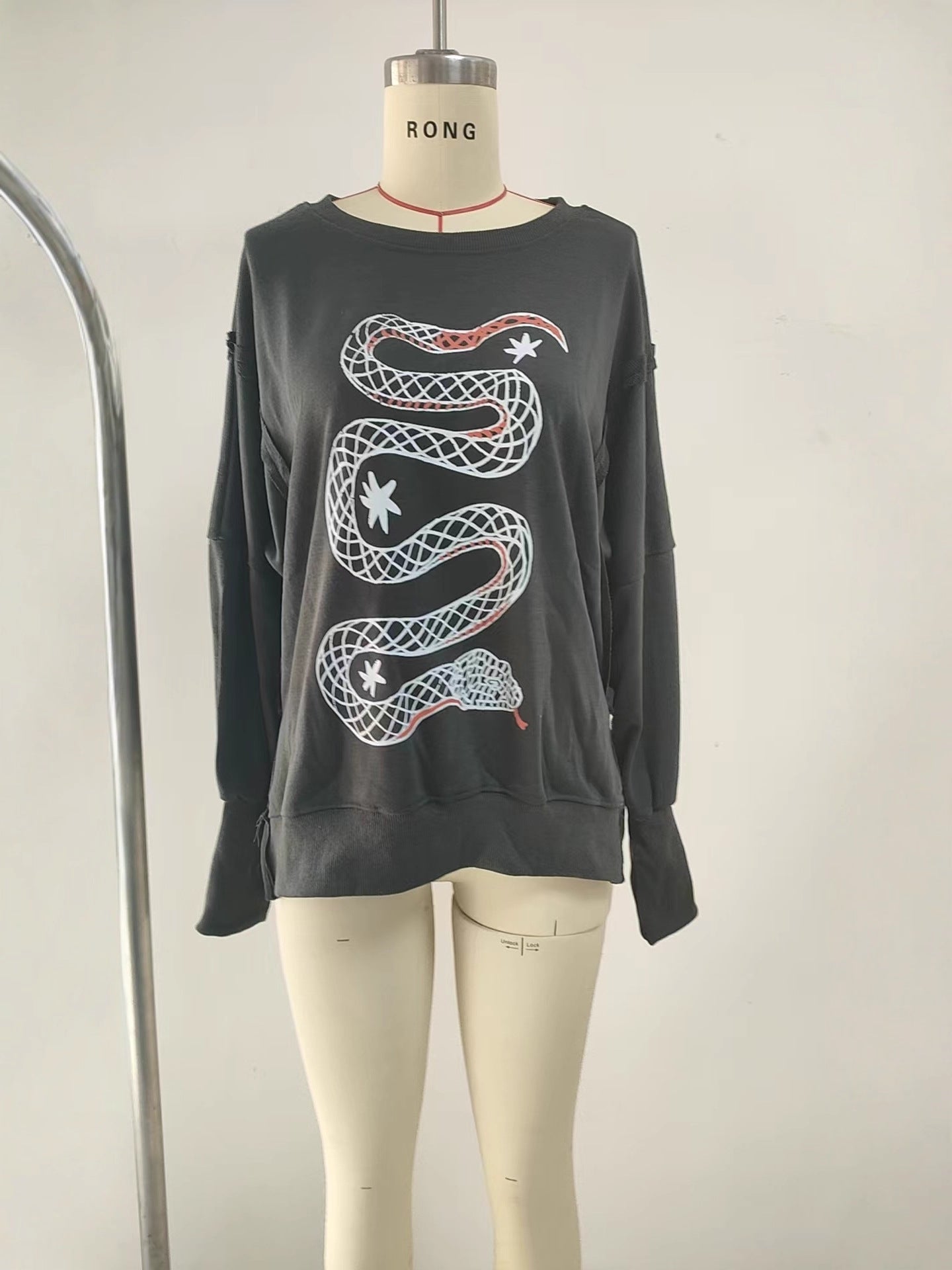 Loose Fit Graphic Pullover Sweatshirt with Balloon Sleeves