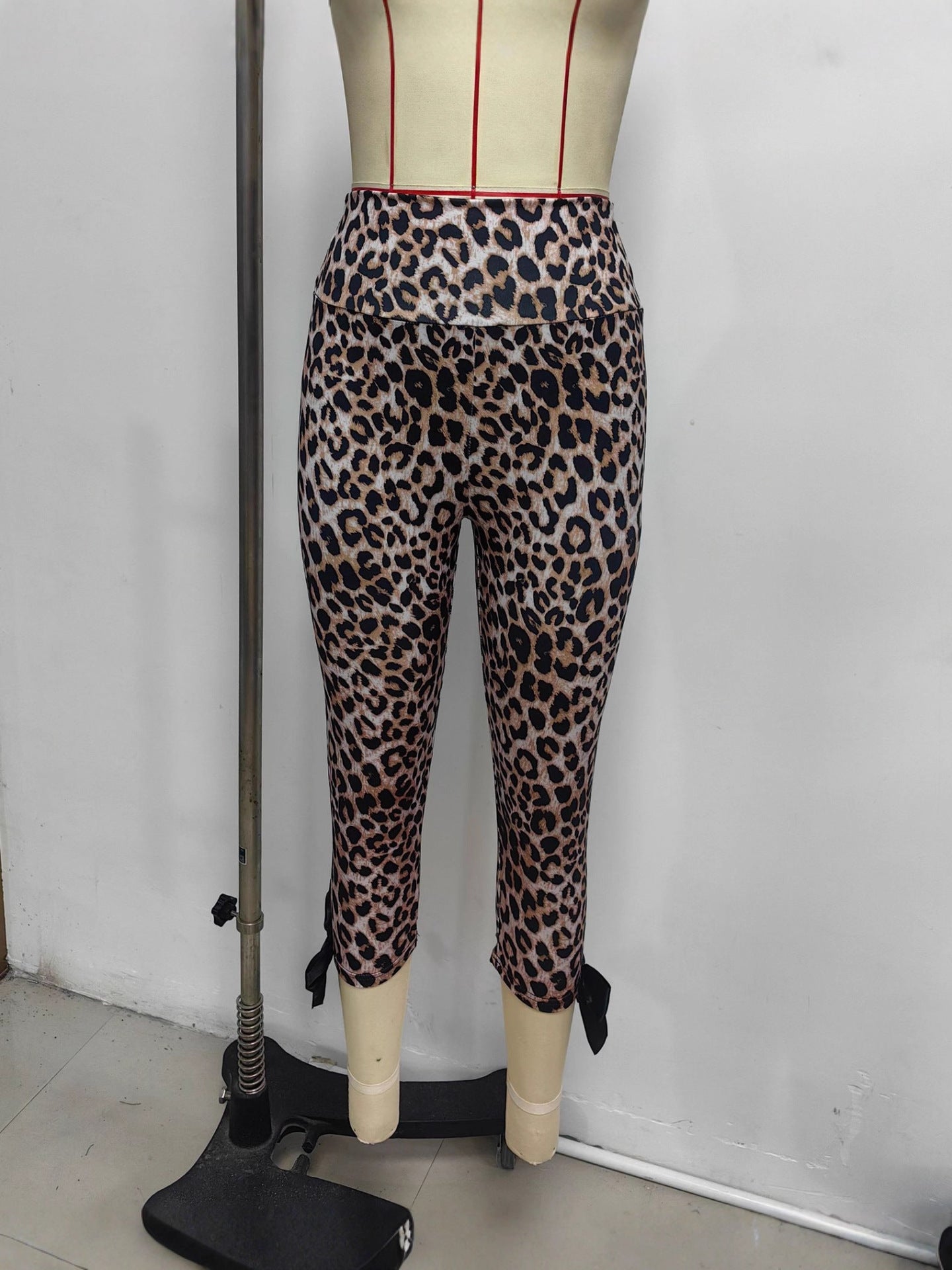 Leopard Print High-Waist Cropped Leggings with Bow Detail