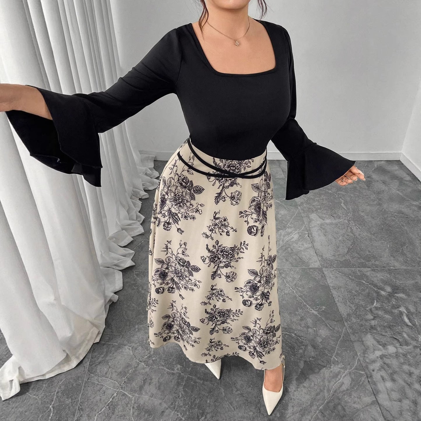 A-Line Floral Print Maxi Dress with Square Neck and Flared Sleeves