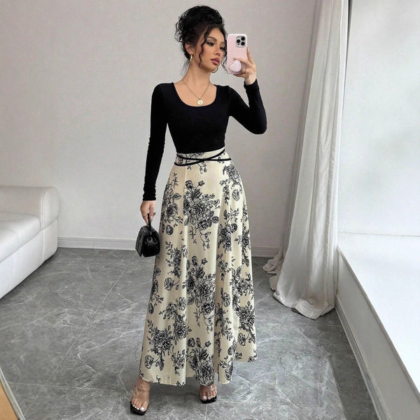 Floral Print A-Line Maxi Dress with Square Neck and Long Sleeves