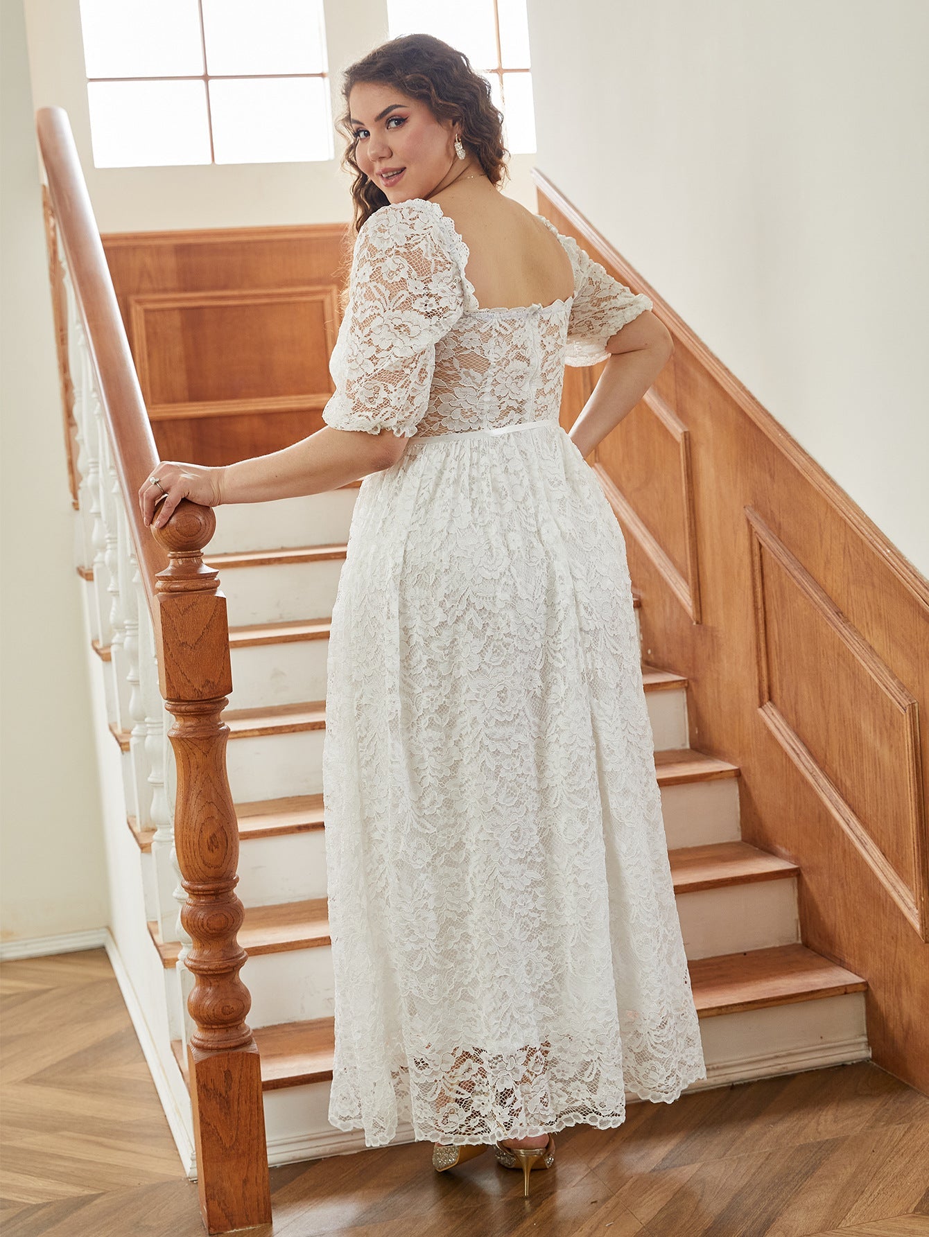 A-Line Lace Maxi Dress with Puff Sleeves and Sweetheart Neckline