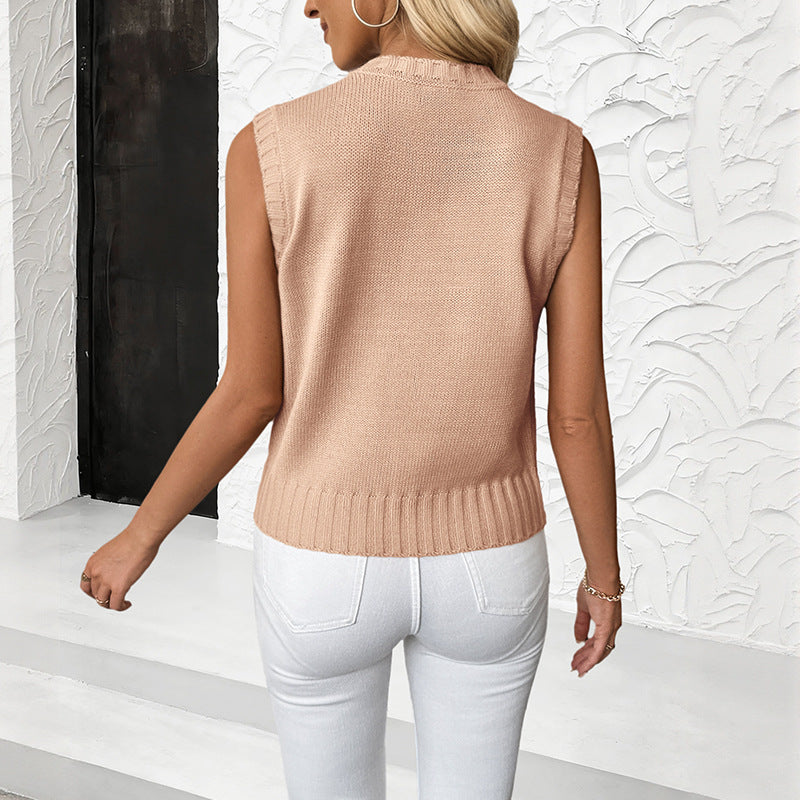 Loose Fit Cable Knit Sweater Vest with Round Neck