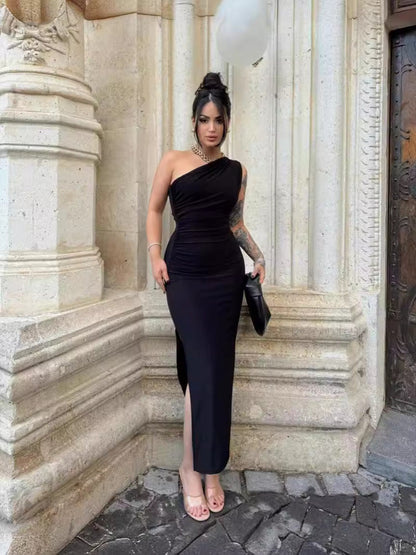 Bodycon One-Shoulder Maxi Dress with Ruched Detailing
