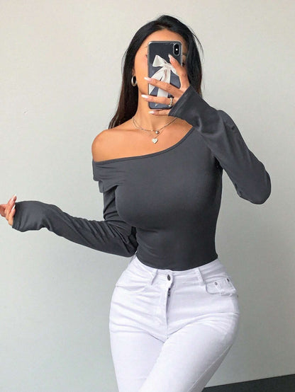 Slim Fit Long Sleeve T-Shirt with U-Neck and Backless Detail
