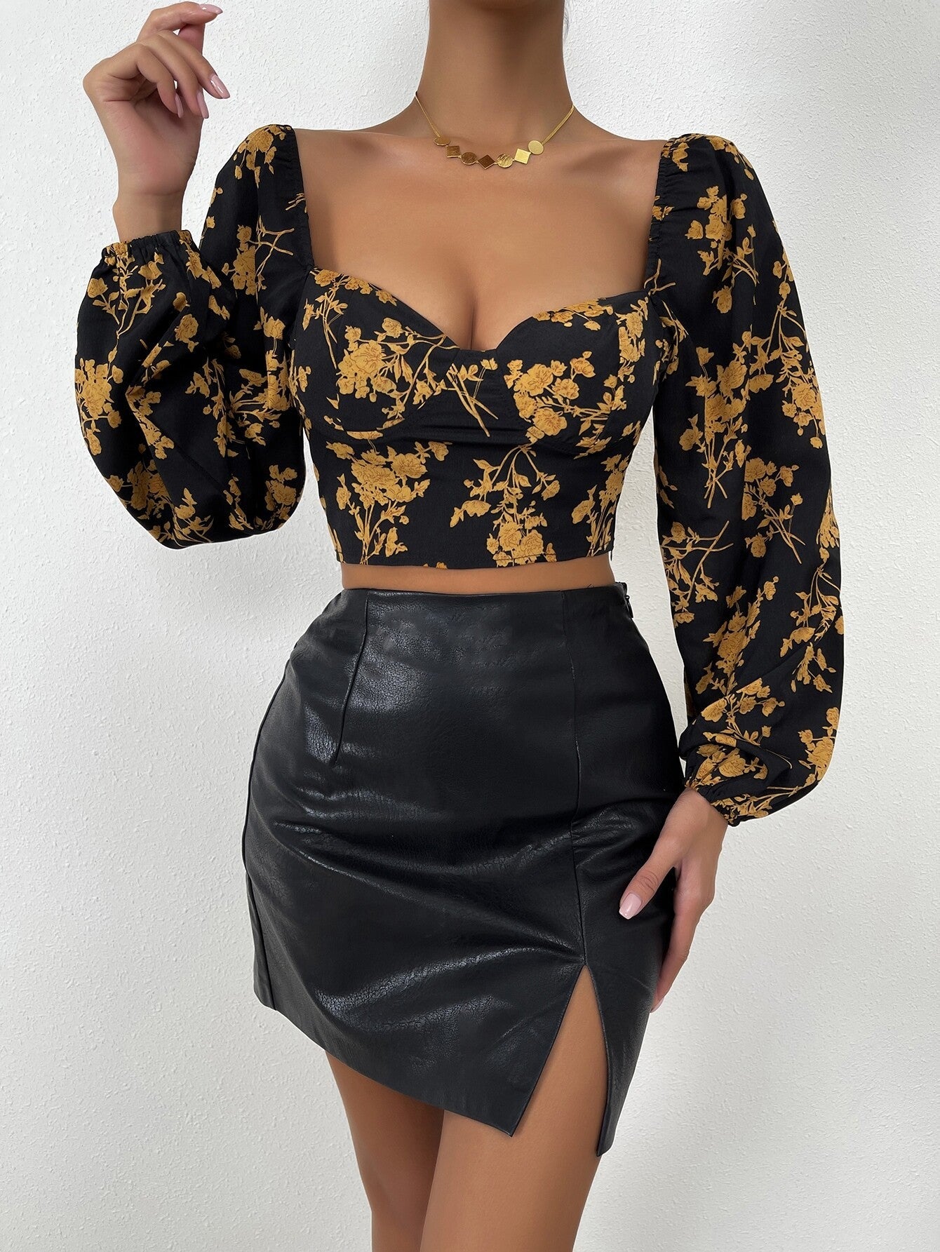 Floral Print Sweetheart Neck Crop Top with Puff Sleeves