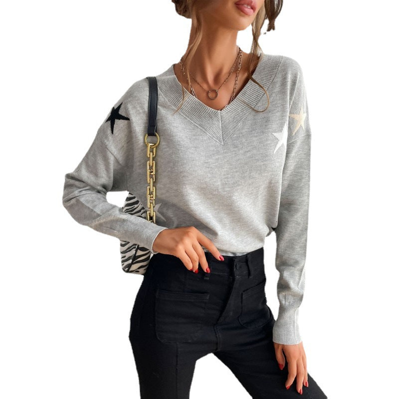Star Print V-Neck Knit Pullover with Relaxed Fit