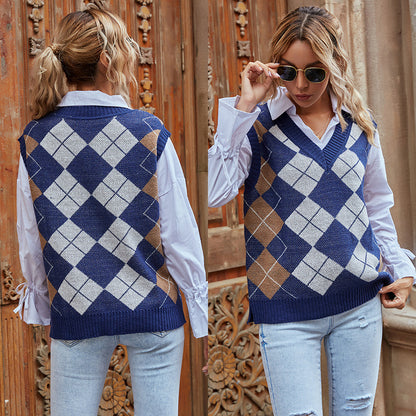 Argyle Knit Sweater Vest with V-Neck and Loose Fit