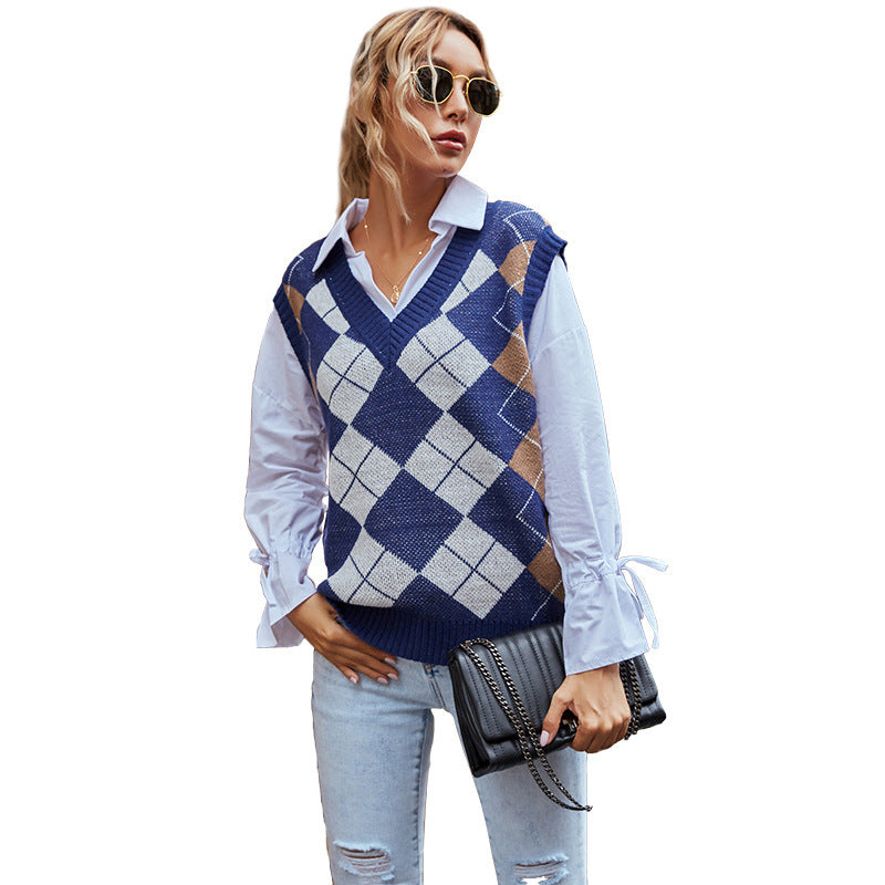 Argyle Knit Sweater Vest with V-Neck and Loose Fit