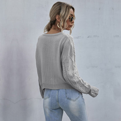 Loose Cable Knit Pullover with Crewneck and Long Sleeves